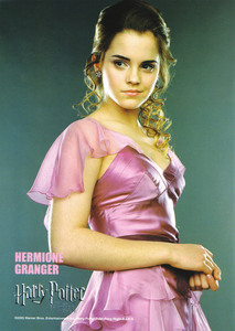  do anda like Hermione Granger better in the buku atau the movies??