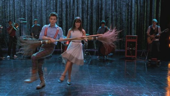  "Ding Dong! The Witch Is Dead" 의해 Kurt and Rachel