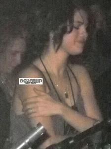  Selena gomez crying too it make me feel the same way