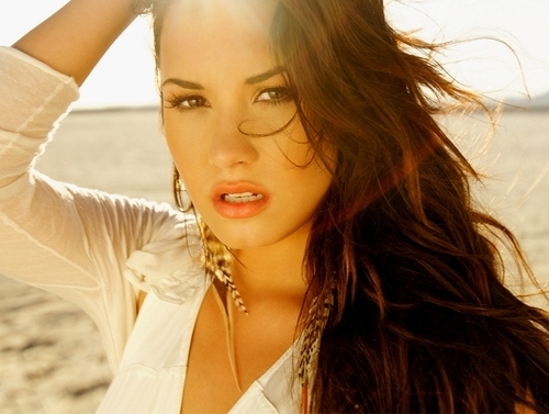  If U Are A fã of Demi From Chile,Then See Her There!