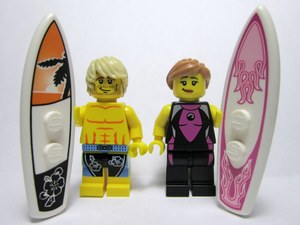  Two surfers