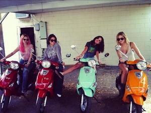  Selena On The Set Of "Spring Breakers"!