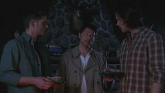  Cas offering his solidarity in sandwitch form to Sam in the finale