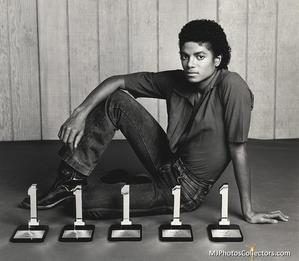  The picture azevinho, holly took of Michael with his awards