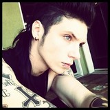 http://images5.fanpop.com/image/articles/173000/andy-sixx_173097_top_small.jpg