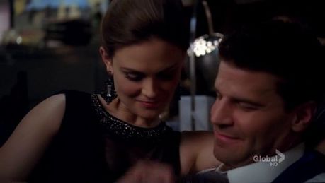  দিন 10: Why aren’t these two married? Booth & Brennan- Their basically married already, with bicke