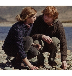  [b]Day 14: [u]What is your پسندیدہ book pairing?[/u][/b] [b]Ron and Hermione[/b] ([i]Harry Potter[/