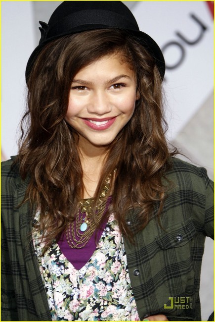 Zendaya Coleman Outfit Contest CLOSED