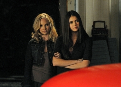  Round 17 is opened! Post a pic of Elena and Caroline :)