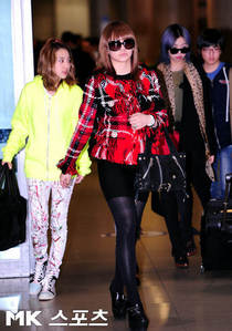 2ne1 airport fashion