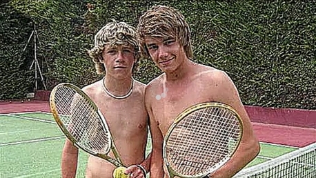  Its an oldie but still super cute ohh and not to mention their topless!!!!!