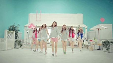  360."A-Pink’s “My My” had SNSD written all over it. I like A-Pink so far, but if they keep doin