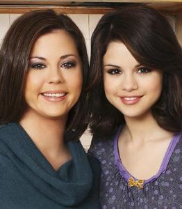 Selena And Her Mom.