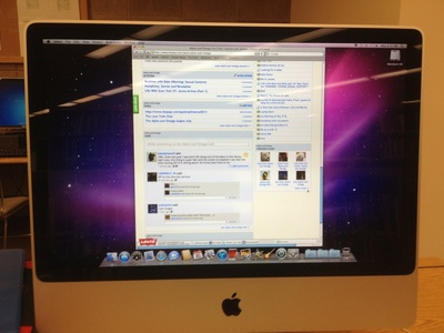  One of the iMacs in my library, to give te an idea how big they are!