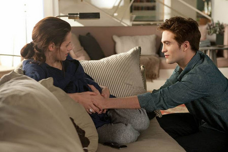 Day 4 Favourite Edward & Bella moment.
Hard to choose! Maybe this one...