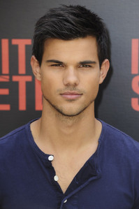  ngày 08 – Favourite Taylor Lautner photo.