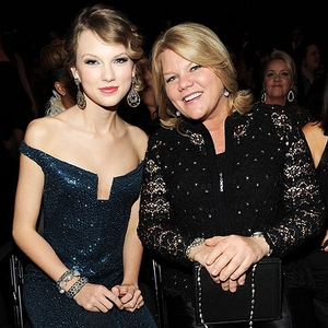  here tiếp theo topic: Taylor with Selena Gomez
