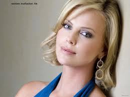  Weiter Charlize Theron