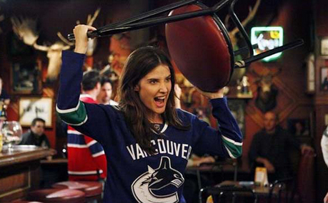 Here's the picture of Robin in a hockey jersey, since there isn't any picture shown in dacastinson an