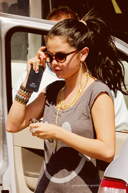 Hot!(: 
Selena in this picture: