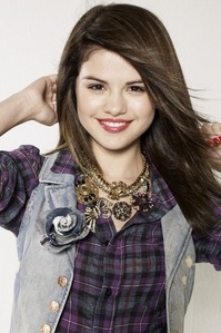 hot selena in this picture :