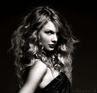 Round 3 is closed! Vote HERE: http://www.fanpop.com/spots/taylor-swift/picks/show/1111680/contest-vam