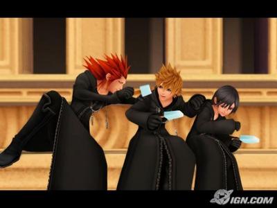  here how about roxas an xion Ciuman