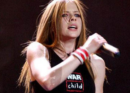  i want avril in krisimasi (any christmas)....
