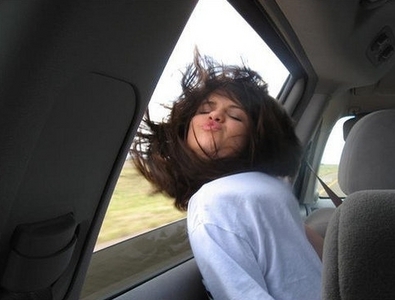 round 1:selena in a car
winner:4 props
my round 1 picture