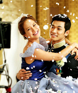  ‘Baek Ji Young‘s Man’ Jung Suk Won became a literal Prince Charming for his latest CF! Back in