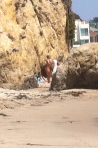20. August- Miley At a Beach with Liam in CA