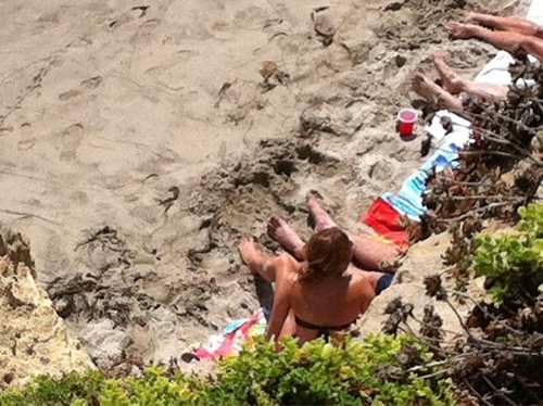  20. August- Miley At a pantai with Liam in CA