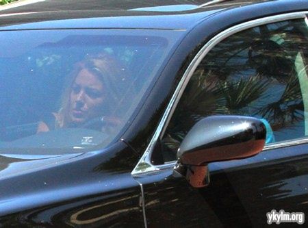  August 19th – Blake shopping at ফ্রেড Segal in Santa Monica with Leonardo DiCaprio