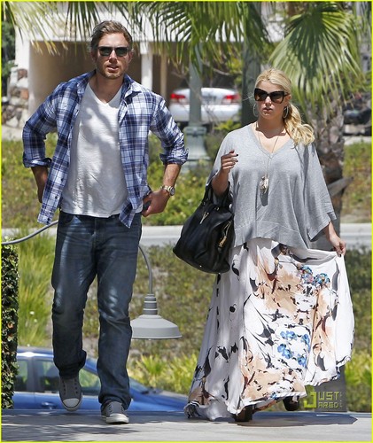 Jessica Simpson: Lunch and a Movie with Eric Johnson!
