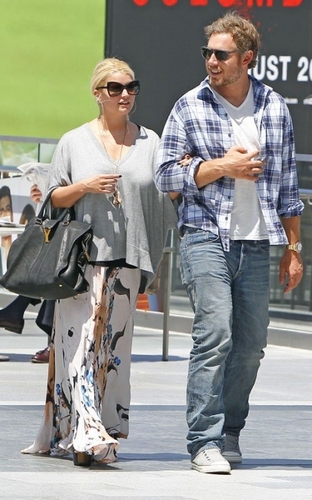 Jessica - With fiance Eric Johnson in LA - August 16, 2011