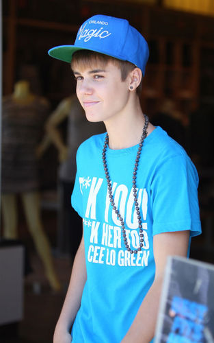  Justin Bieber :)
