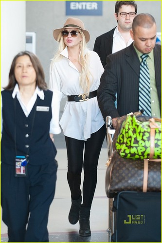  Lindsay Lohan Lands at LAX