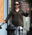 Natalie Portman spotted walking her Dog in NY, Aug 18 - natalie-portman photo