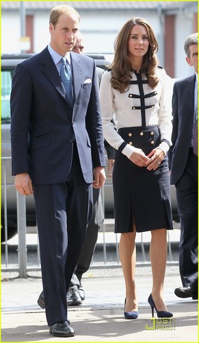  Prince William & Kate Visit Birmingham After Riots
