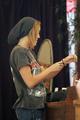 -20. August - Miley Buying bracelets at the LTH Studio in Los Angeles. - miley-cyrus photo