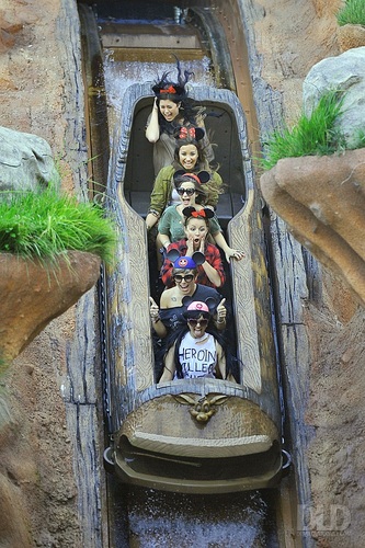  Demi - Having a fun giorno at Disneyland in Anaheim, CA - August 21, 2011