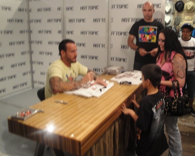  Hot Topic Signing - August 12, 2011