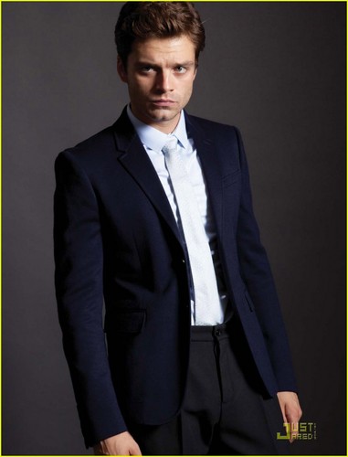  Sebastian Stan: 'August Man' تصویر Shoot!