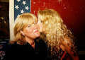 Taylor & her Mom Andrea - taylor-swift photo