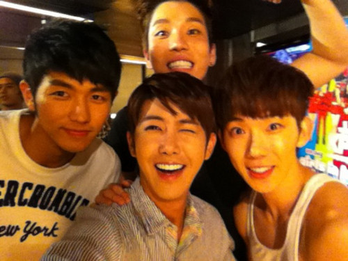 Kwanghee's 24th birthday in Hong Kong with 2AM