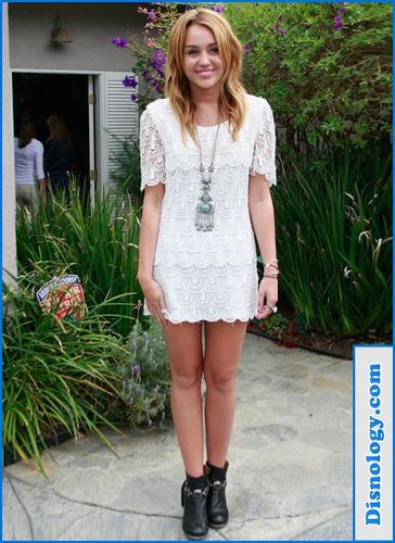  Miley Cyrus Attends A Swag Bag Party August 14, 2011