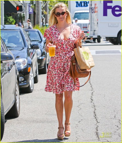 Reese Witherspoon: Lindex's New Face!