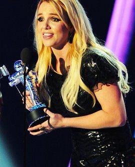 Britney - MTV Video Music Awards 2011 - Receiving Best Pop Video Award - August 28, 2011
