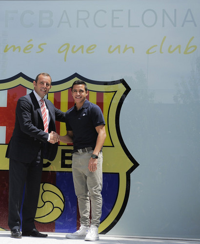  FC Barcelona Unveils New Signing Alexis Sanchez