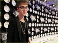 Justin Bieber - MTV VMAs 2011 Red Carpet - justin-bieber photo